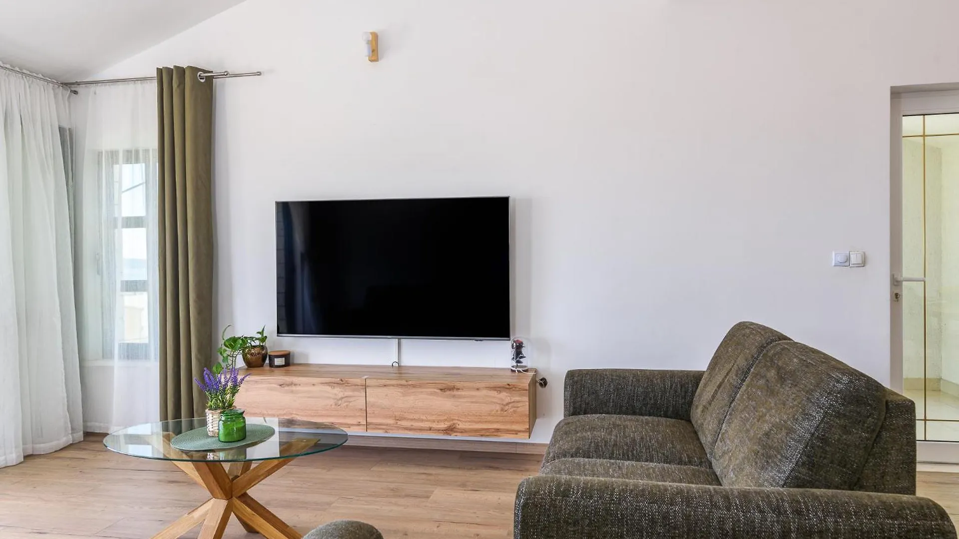 Apartments Eva Трогир 0*,