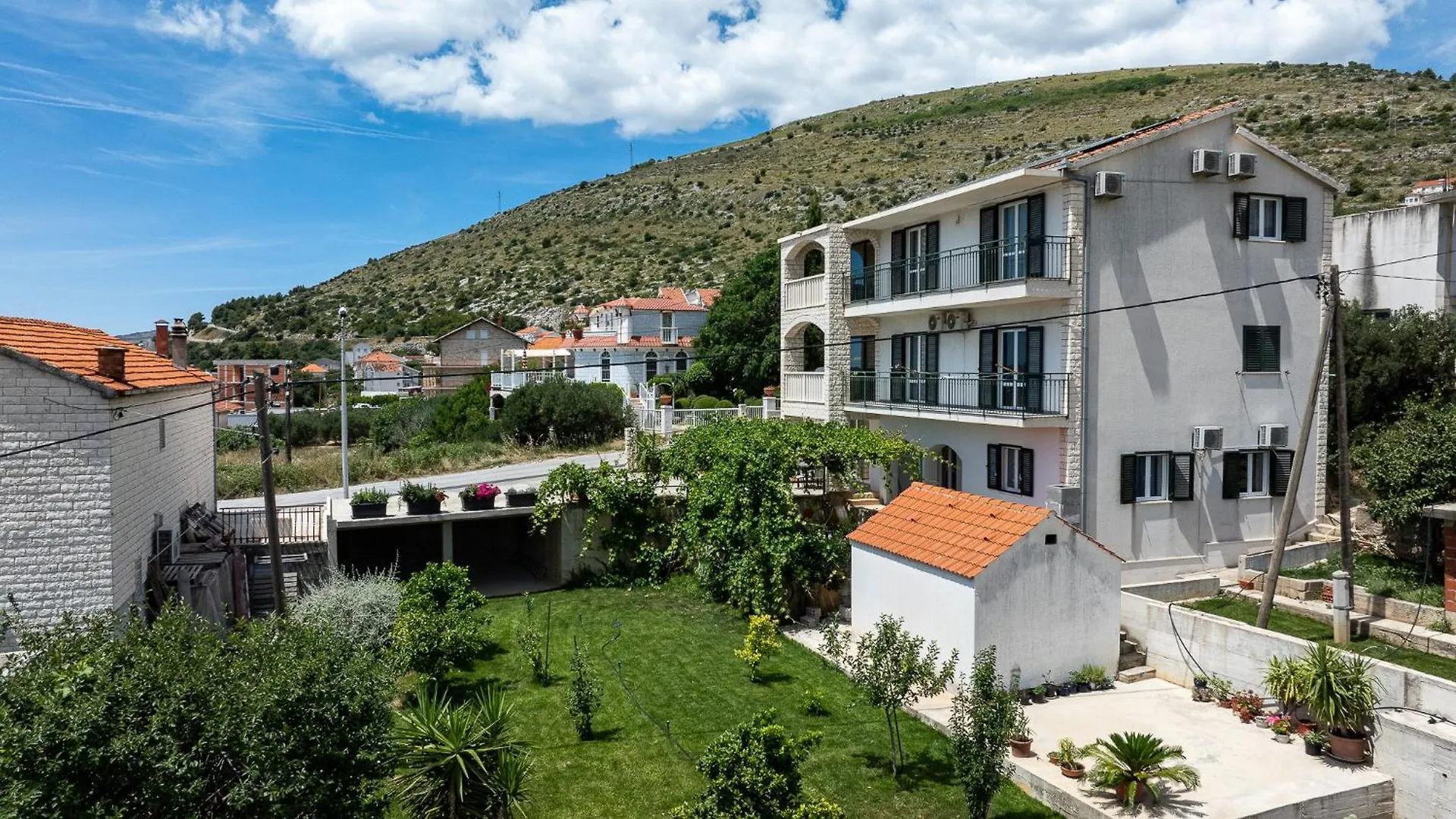 Apartments Eva Трогир